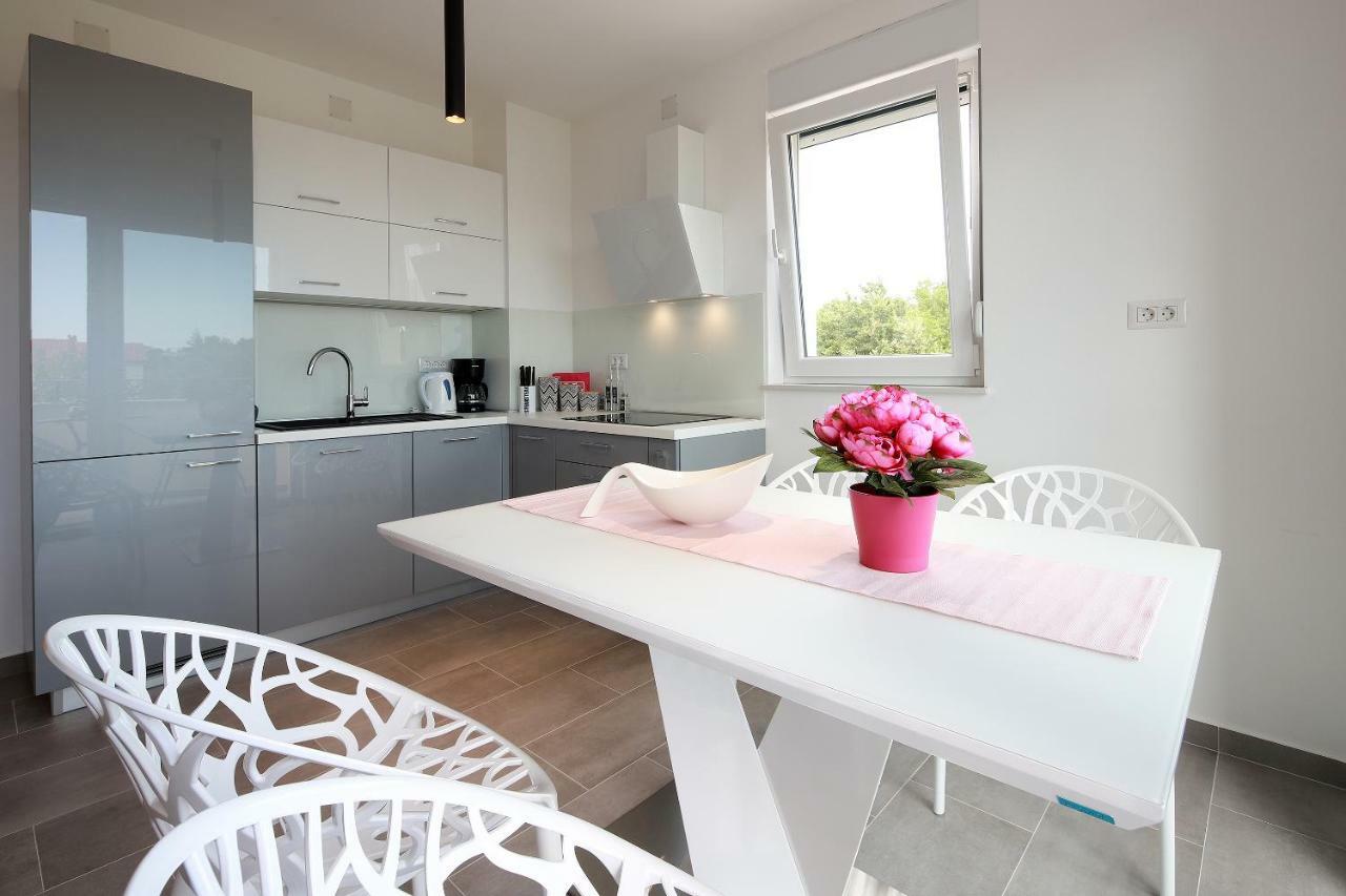 Apartmani Judita Pinezići Exterior foto